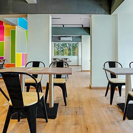 Townhouse Somani Hotel Apta ภายนอก รูปภาพ