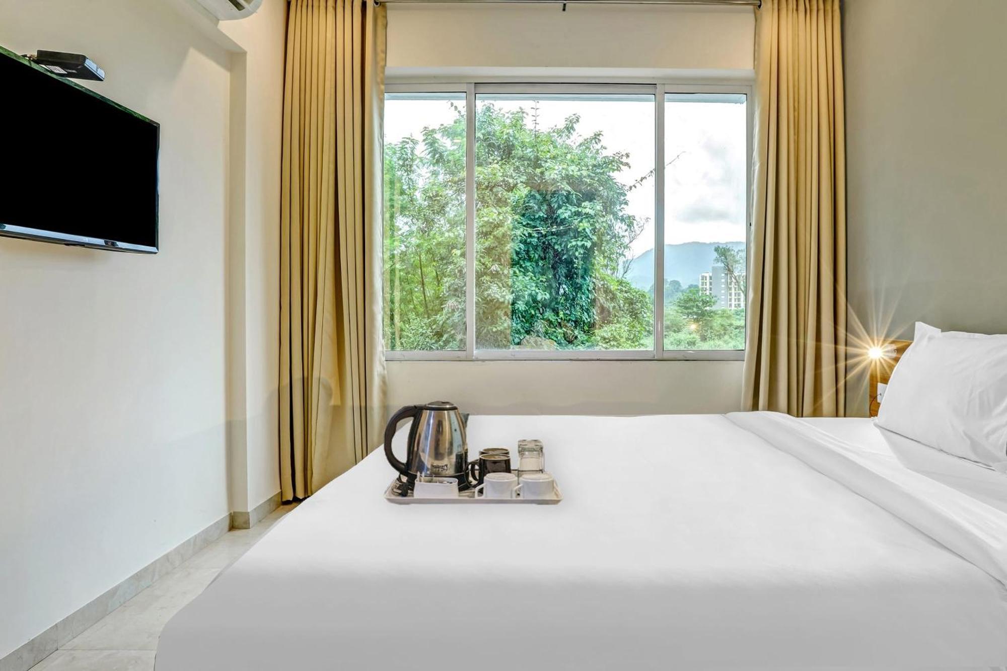 Townhouse Somani Hotel Apta ภายนอก รูปภาพ