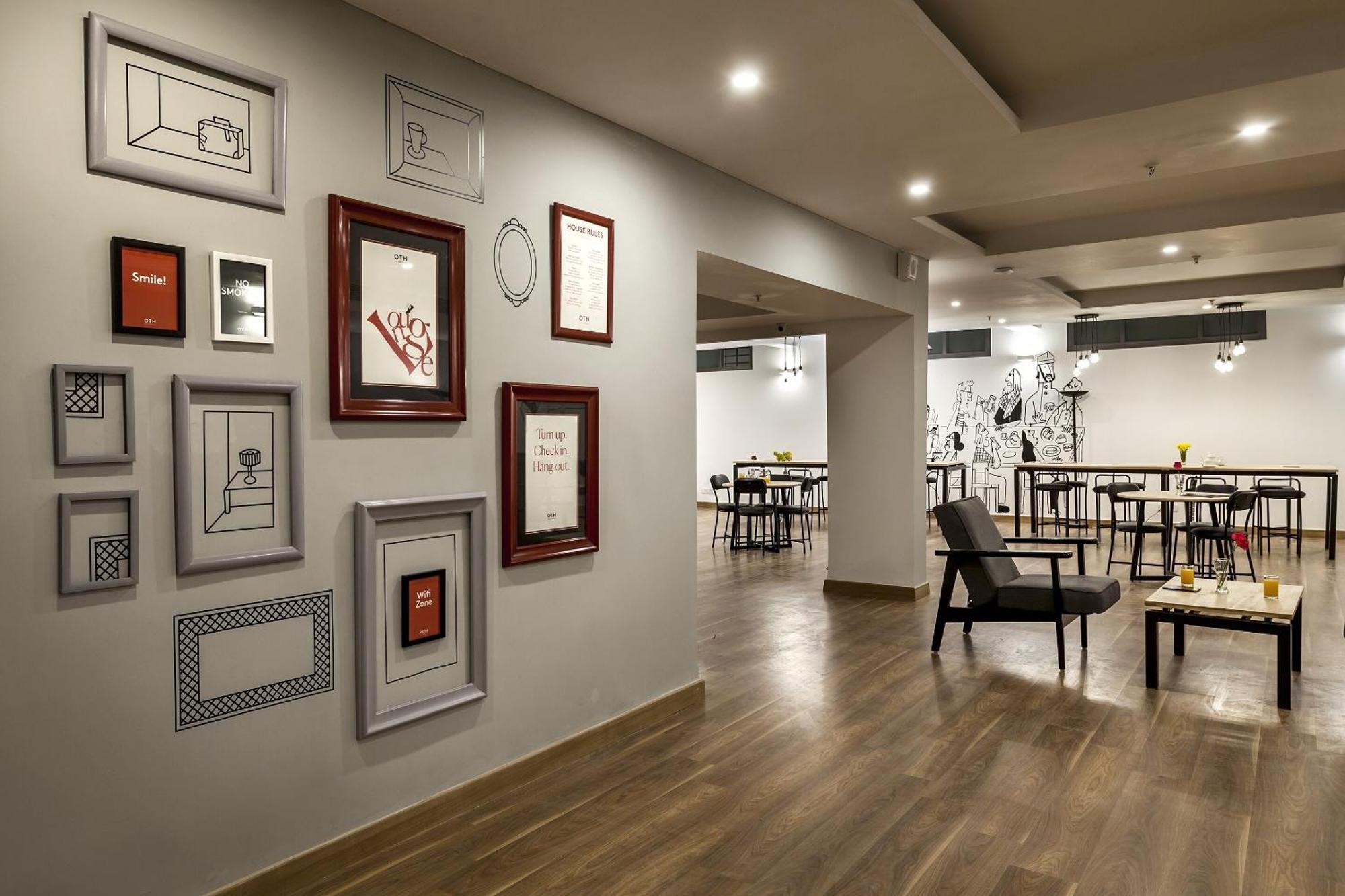 Townhouse Somani Hotel Apta ภายนอก รูปภาพ